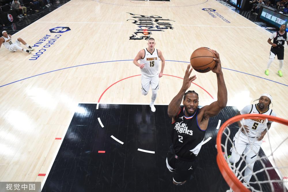 這位年輕的 這位年輕的